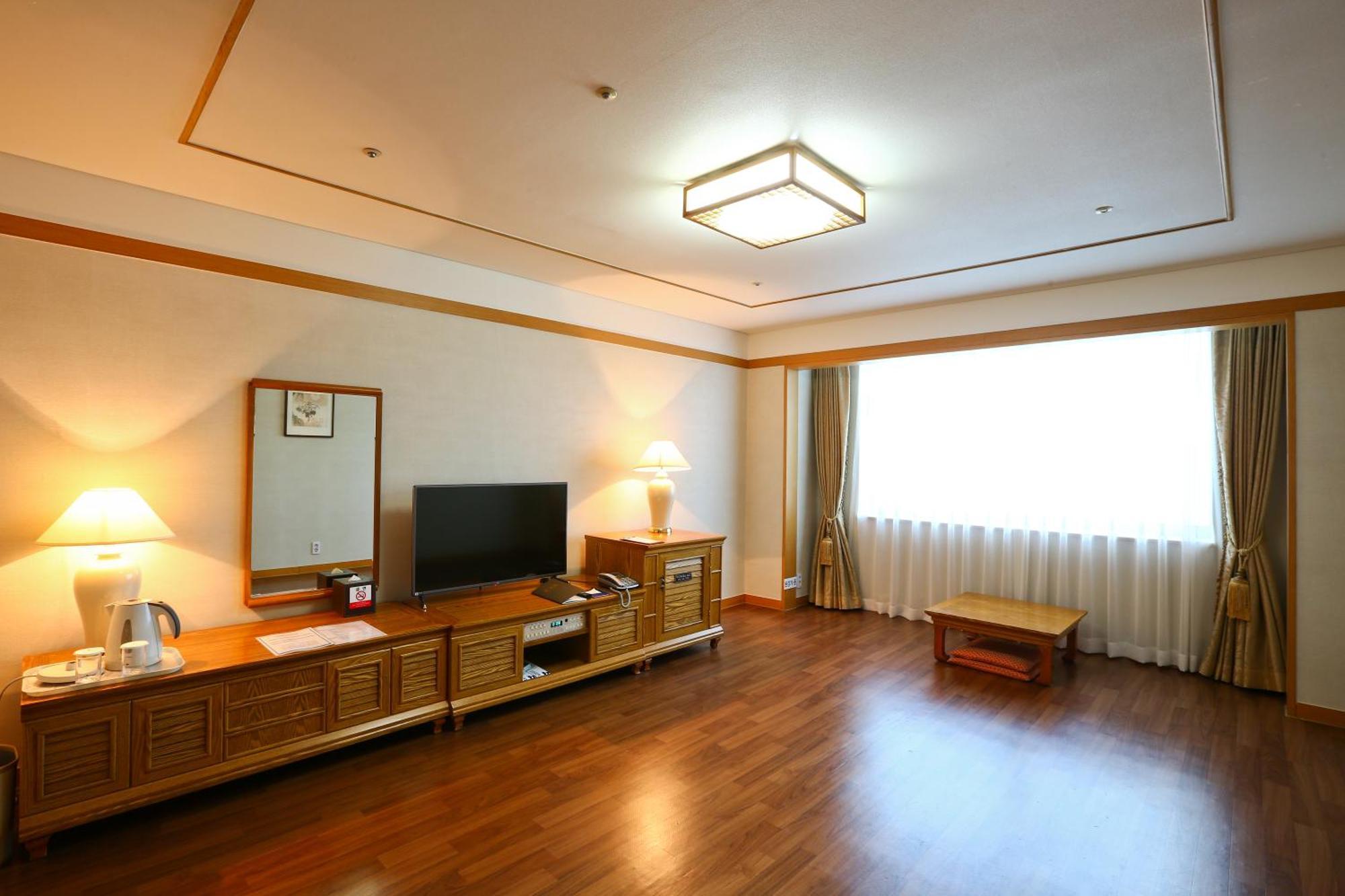 Legend Hotel Daejeon Exterior foto