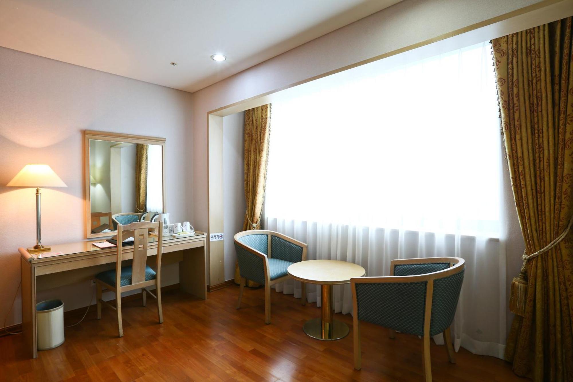 Legend Hotel Daejeon Exterior foto