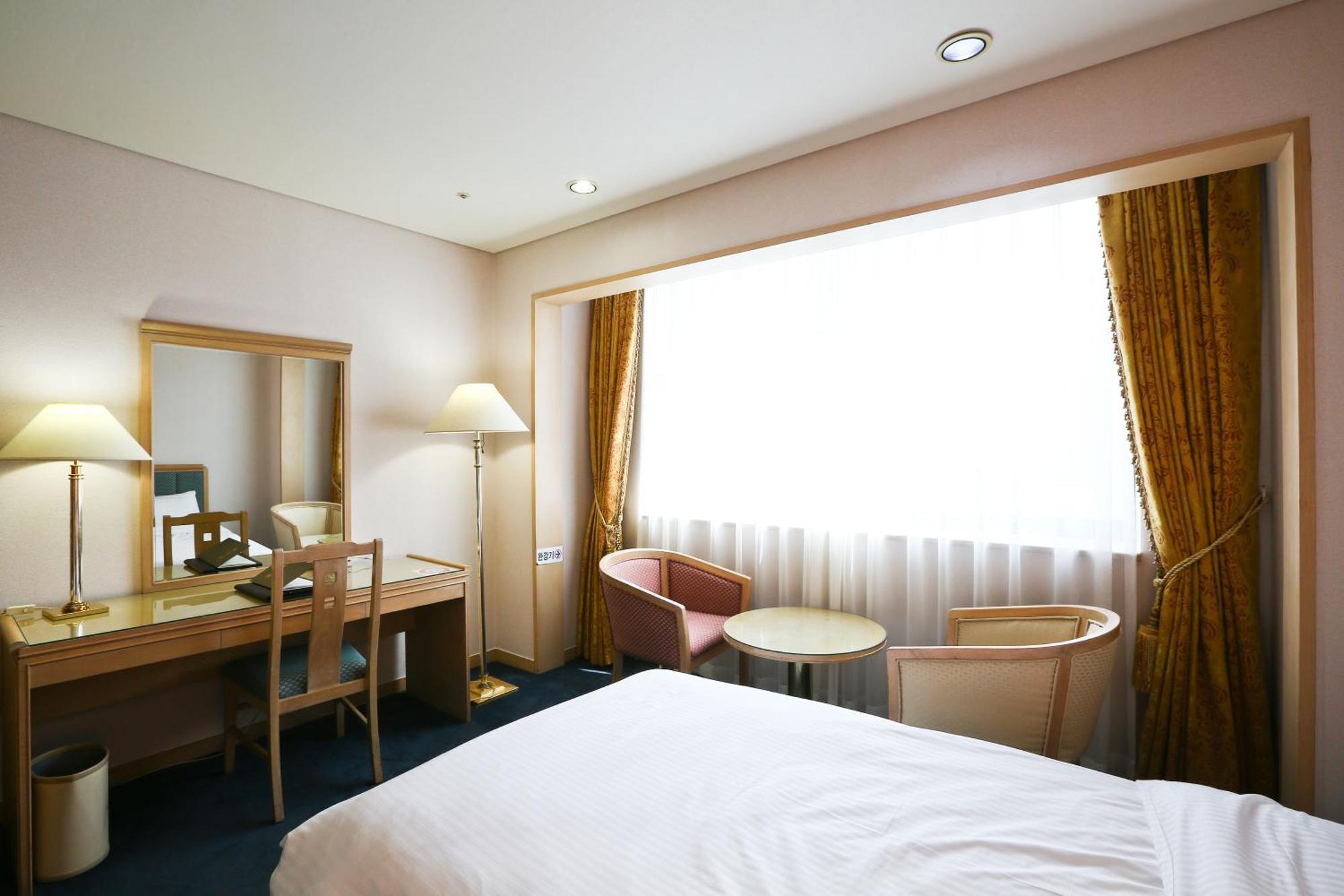 Legend Hotel Daejeon Exterior foto