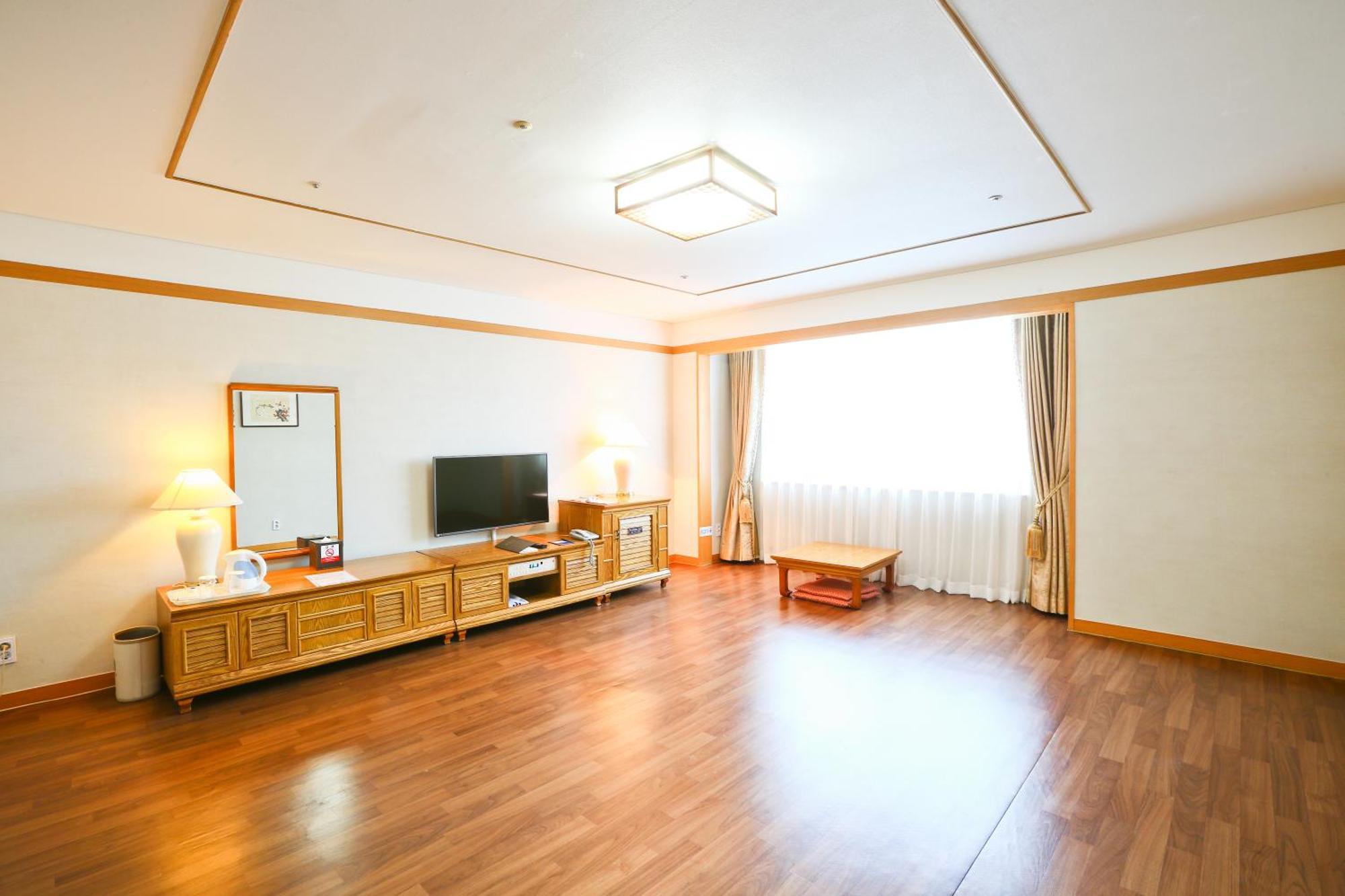 Legend Hotel Daejeon Exterior foto