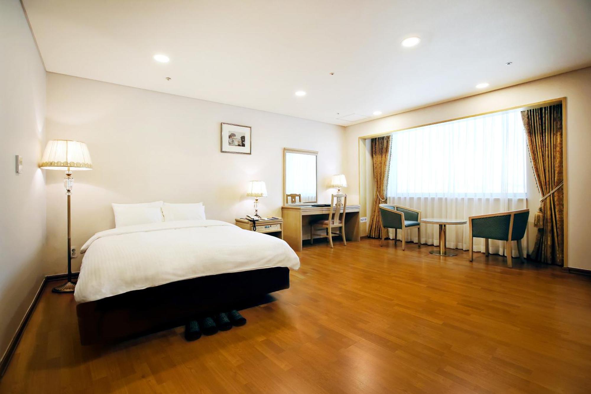 Legend Hotel Daejeon Exterior foto